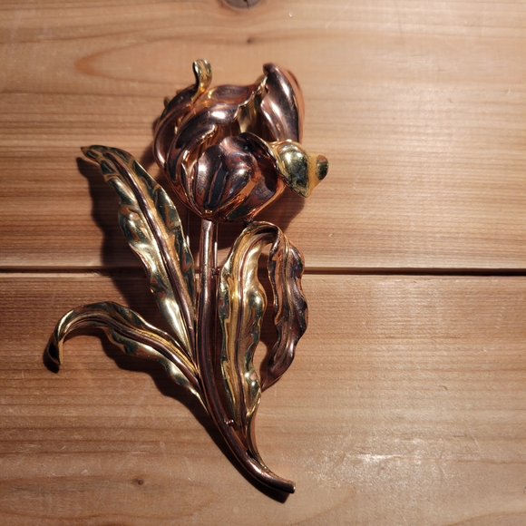 Trifari Gold and Brown Leaf Brooch - Picture 1 of 4